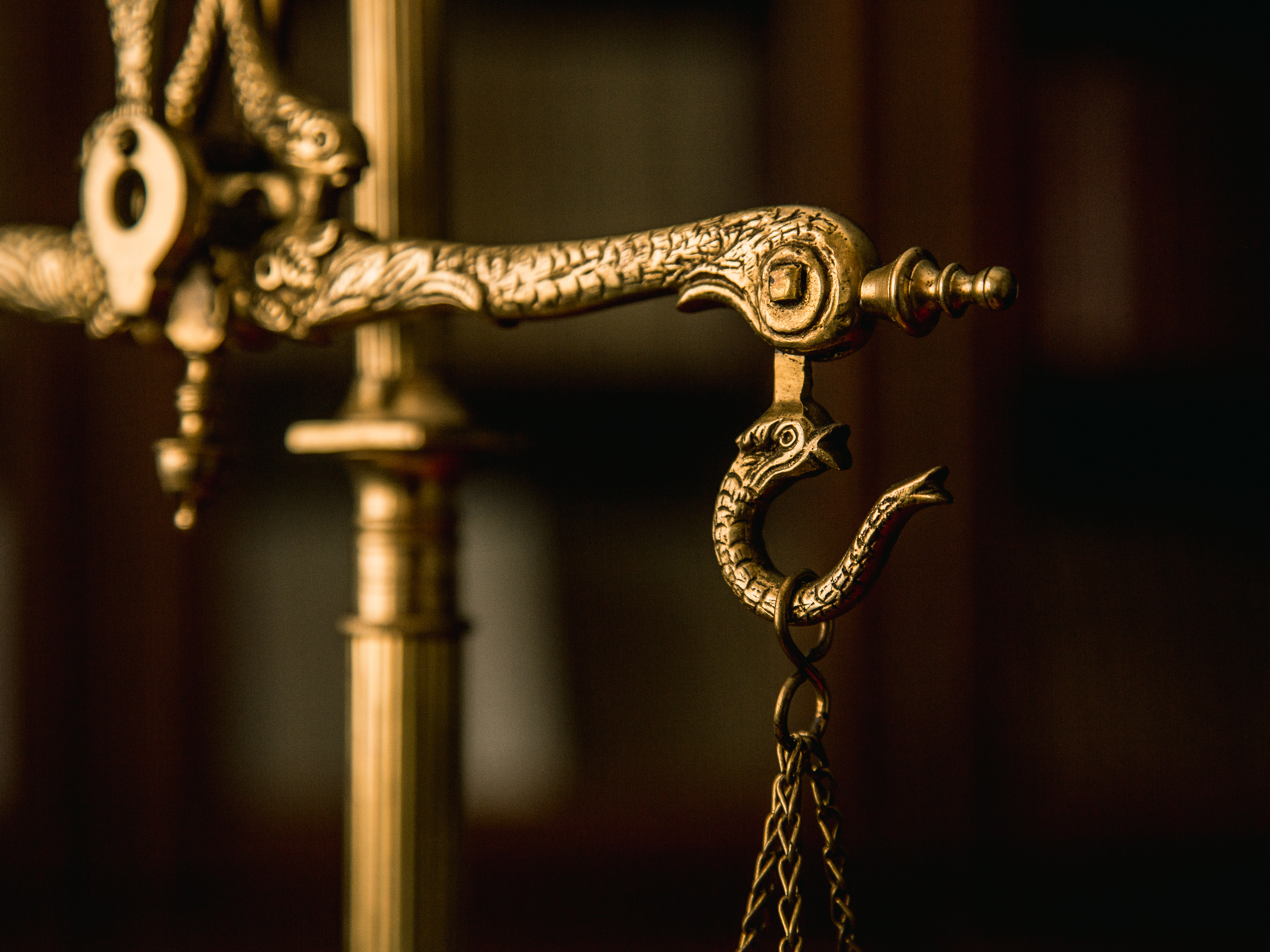 Balança representando a justiça em Machado Ruivo & Associados